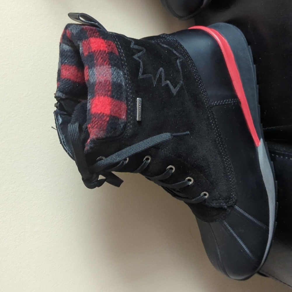 Womens cougar winter boots new with tags